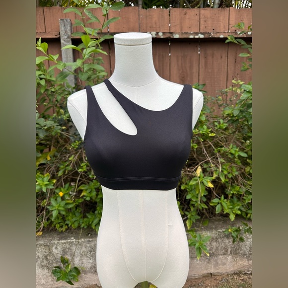 ALO Yoga Black Sports Bra - Picture 1 of 8